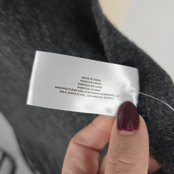 Lucky Brand NEW Thick Grey Fringe Winter Scarf - Picture 4 of 6